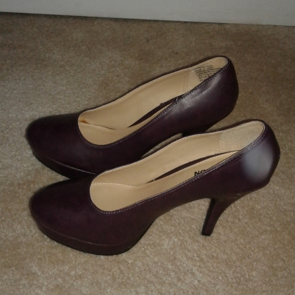 Kenneth Cole Reaction Plum Heels